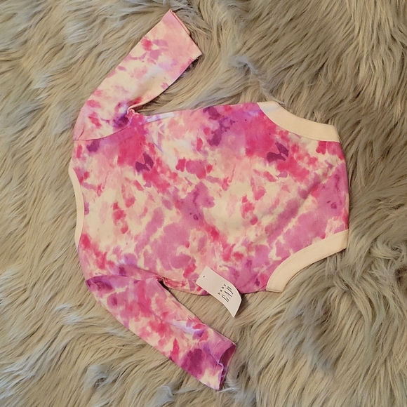 NWT Baby Gap Tie Dye Long Sleeve Onesie - Picture 2 of 2
